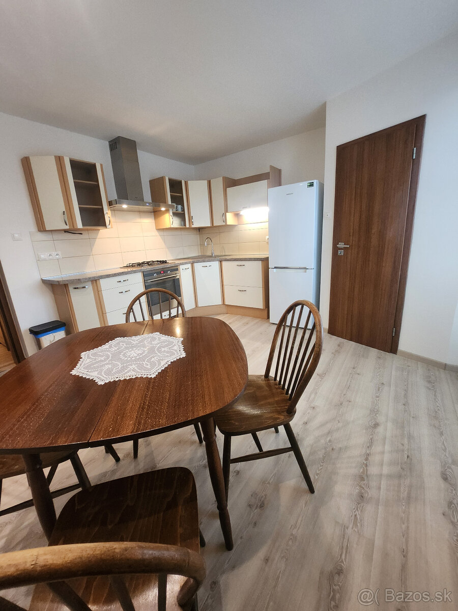 EXKLUZÍVNE, veľký 3 izb.byt Kalvária,garáž,loggia,balkón