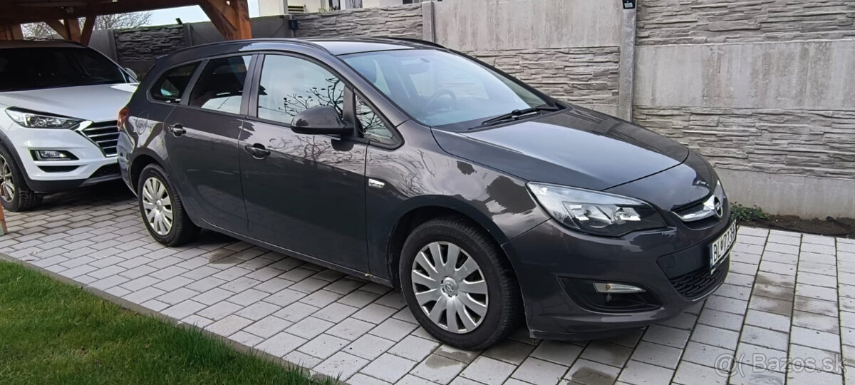 Predam Opel Astra ST 1,4 Benzi + LPG (fabricky)