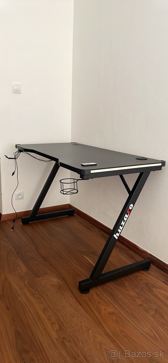 Herný stôl HUZARO HERO 2.5 RGB 120 cm x 60 cm