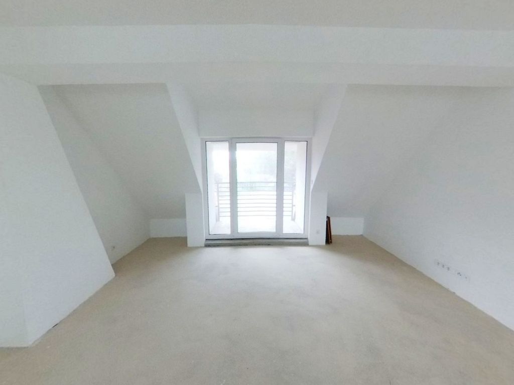 3 izbový byt s lodžiou, mezonet, s parkovacím miestom