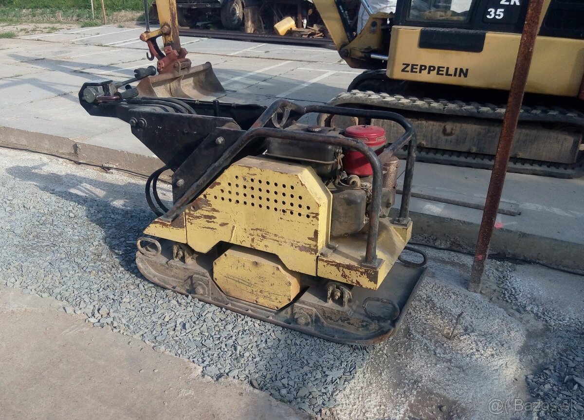 Predám veľkú, vibračnú dosku, s reverzom, hmotnosť 650 kg mo