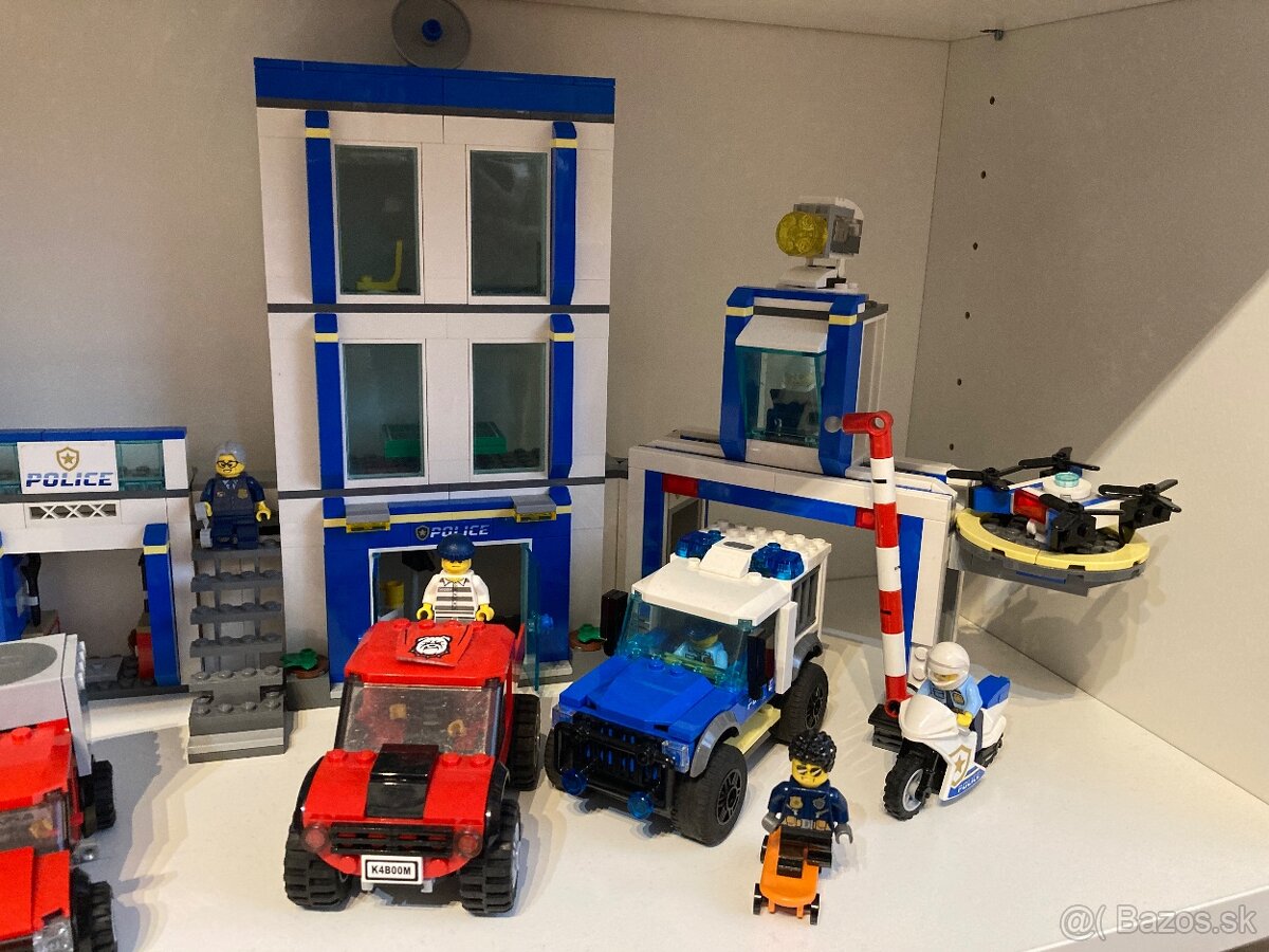 Dve sady lego city policajné