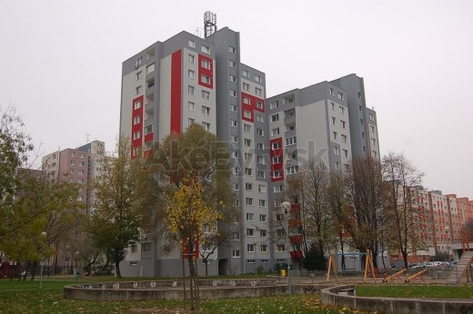Predám 2 izbový byt s loggiou v Petržalke - Ovsište