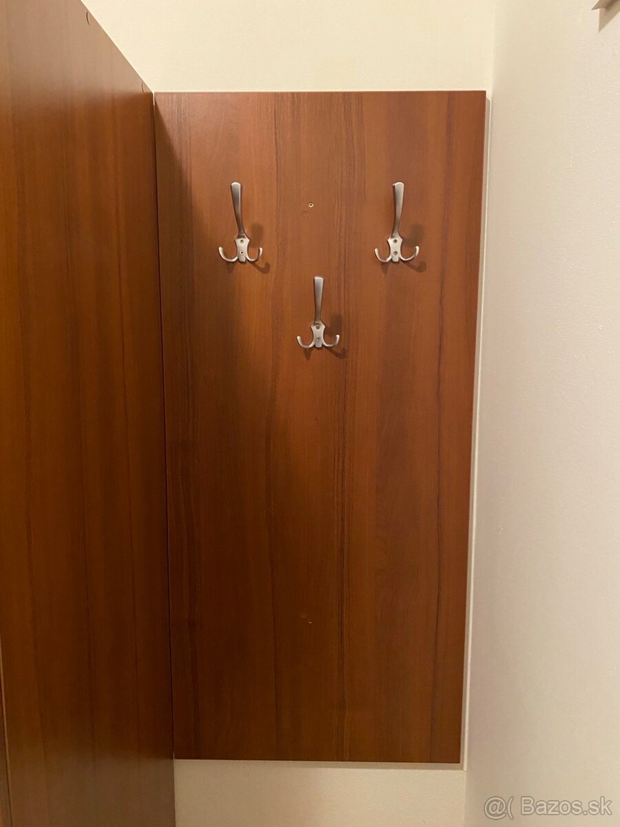 Vešiakový panel