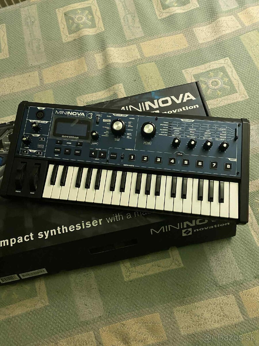 Syntetizátor Novation Mininova