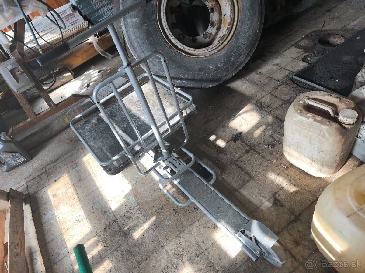 Prepravná kolobežka s plošinou