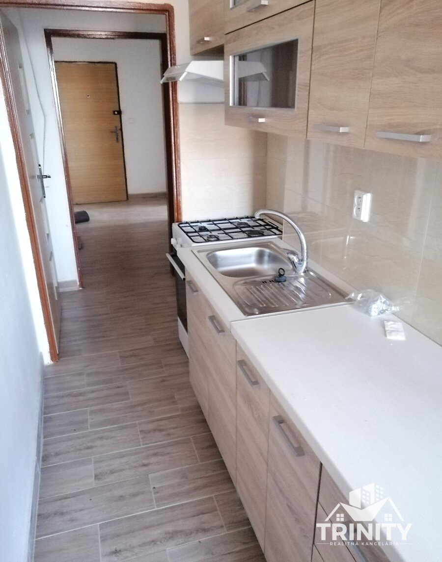 Na prenájom 2-izbový byt s balkónom v meste Nové Zámky