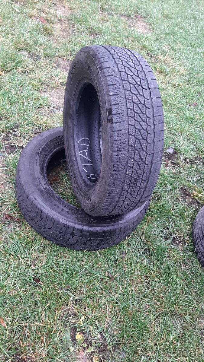 215/65r16C  106/104T  Firestone zimne