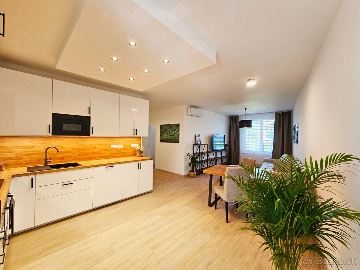Prenájom 3 izbového bytu v novostavbe Petržalky