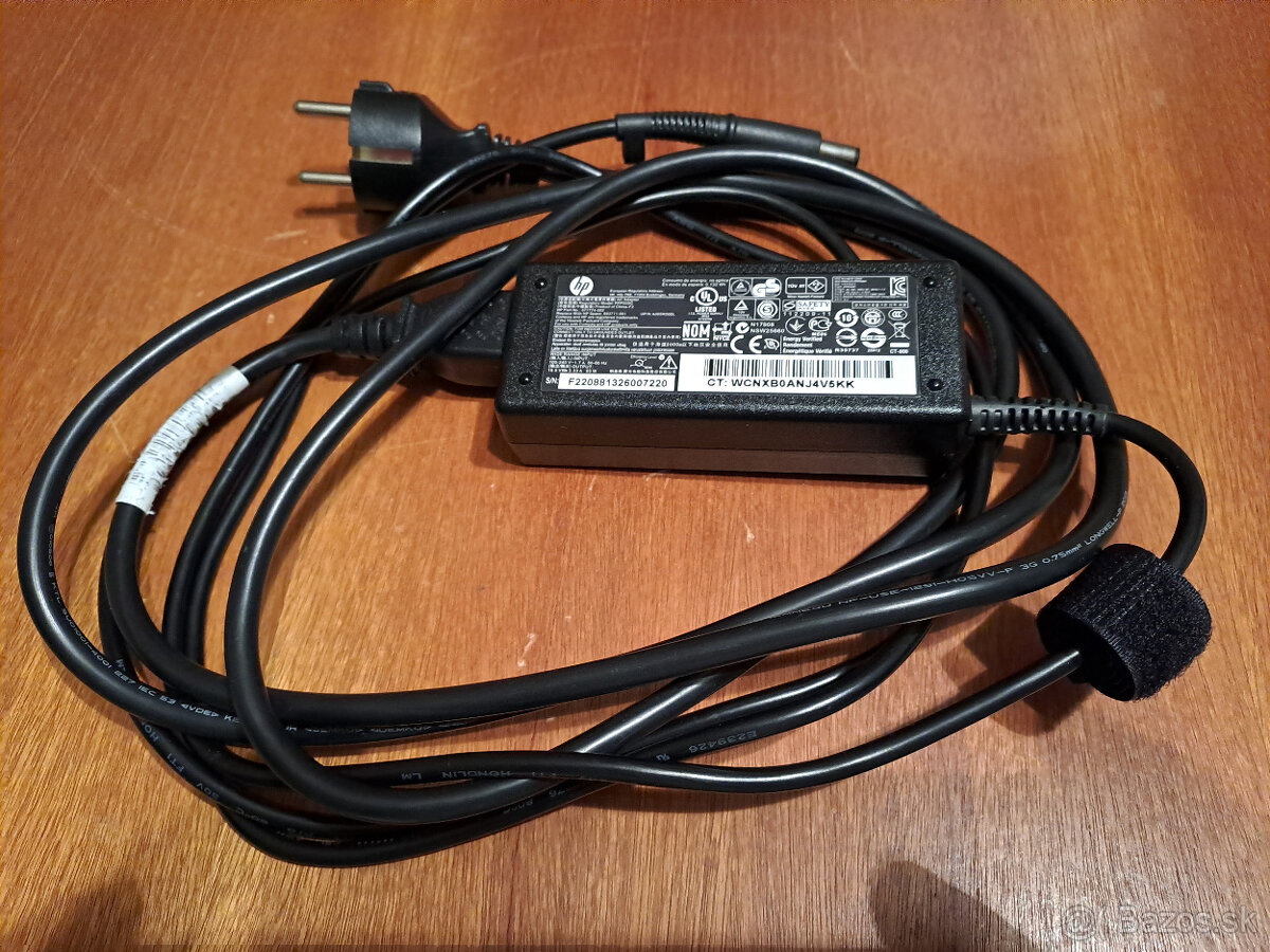 Predám originál napájací zdroj (adaptér, nabíjačka) HP.