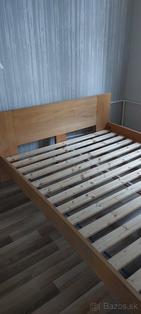 Manželská posteľ 200x160 masív s úložným priestorom