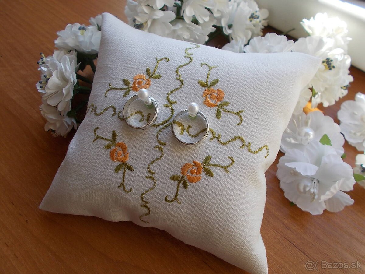 svadobný vankúšik na obrúčky v ľudovom tone