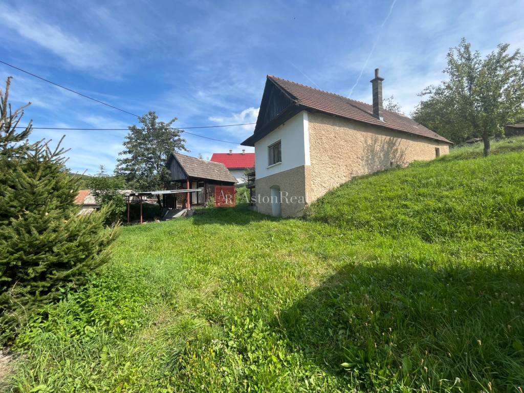 Domček na pozemku 830 m2, Banský Studenec