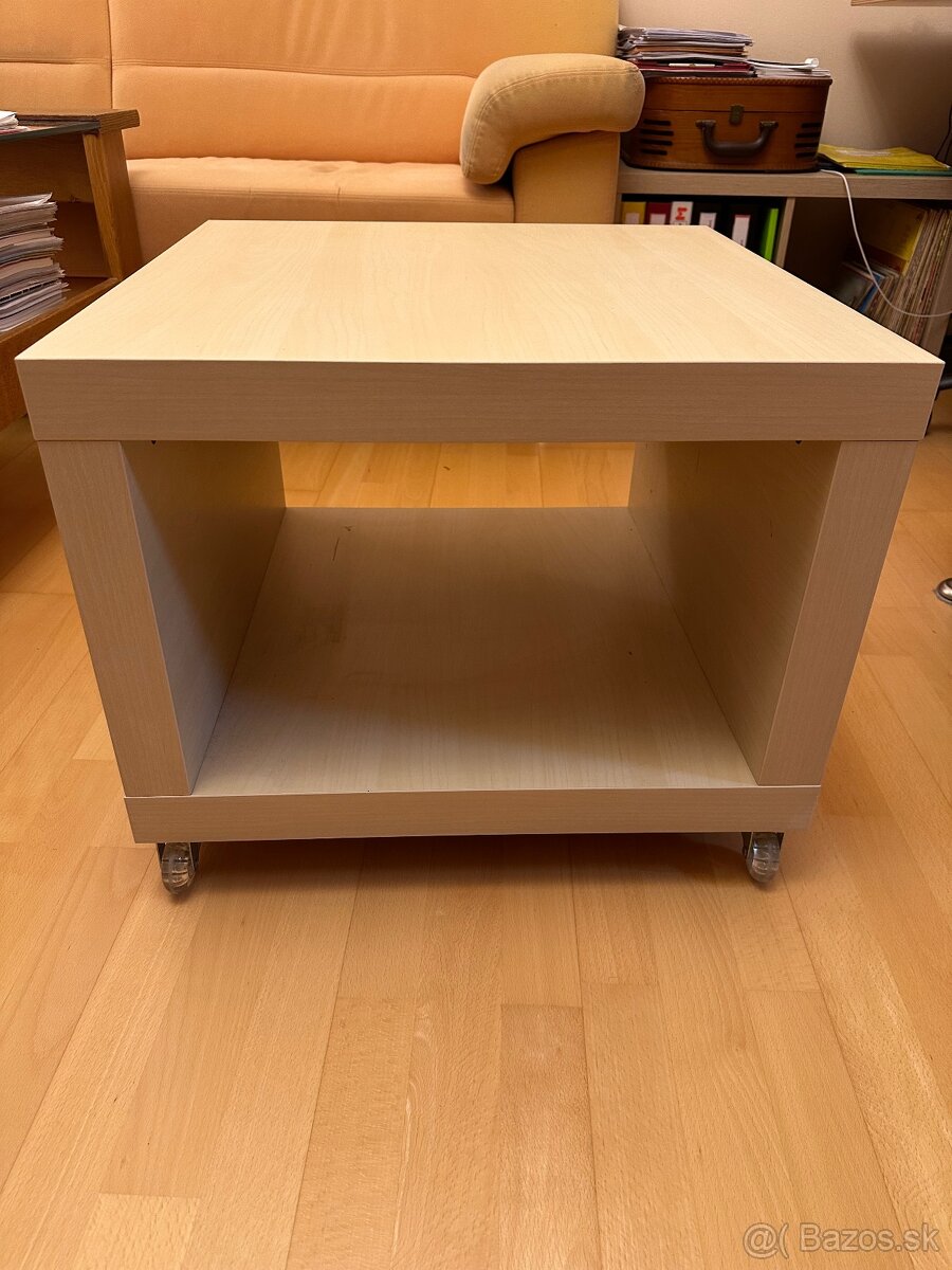 Konferenčný stolík na kolečkách
