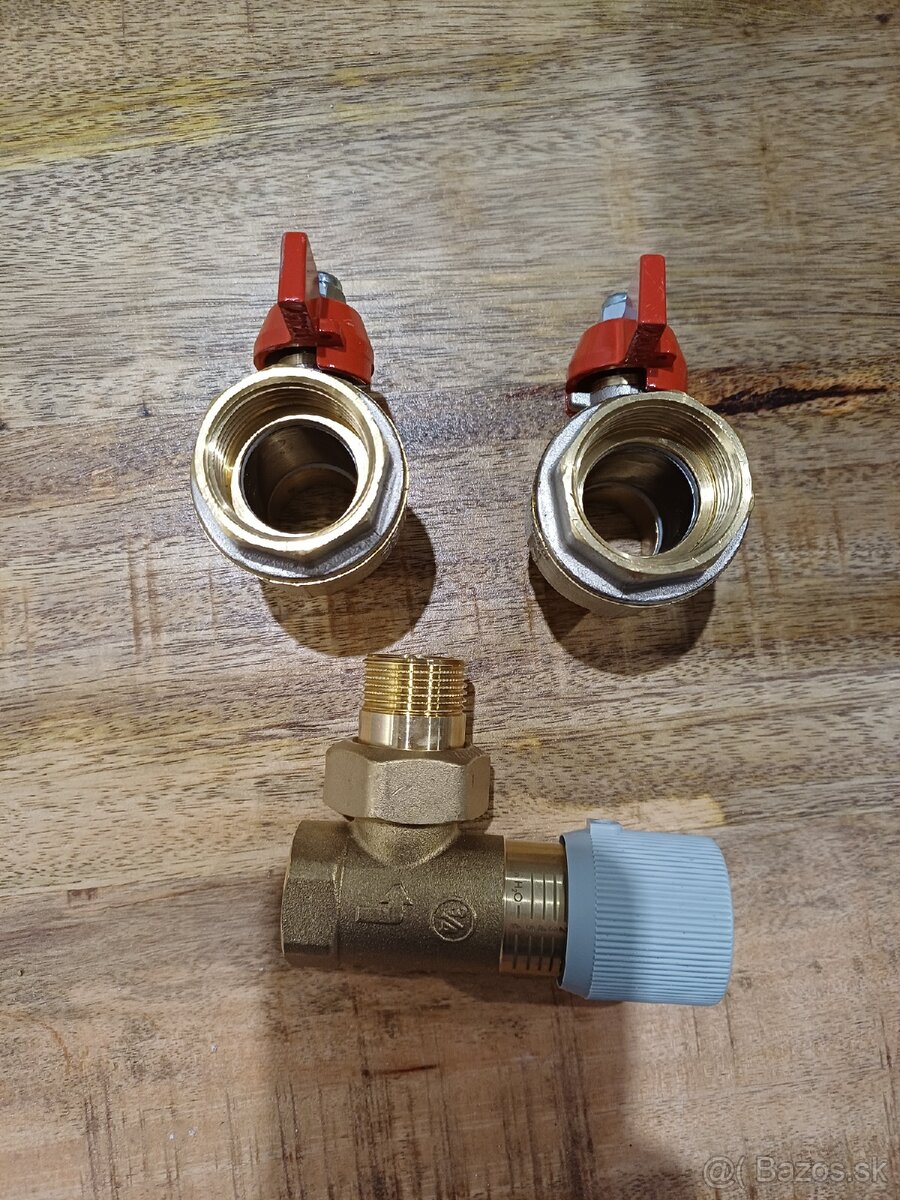 Guľový ventil a termostatický ventil