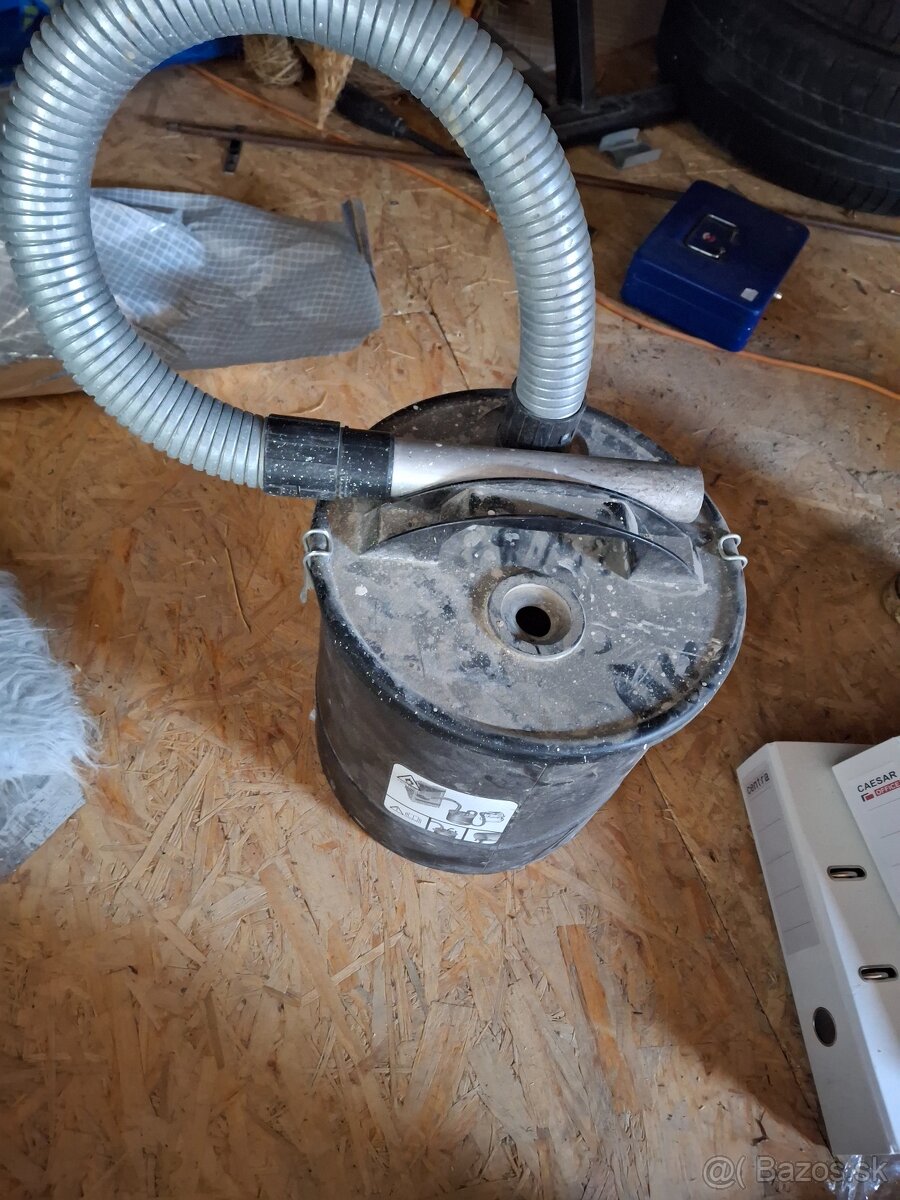 Nadoba pre vysávač na popol