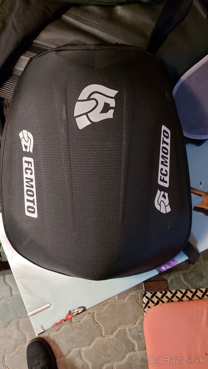 Vak na motocykel FC Moto hump 2,0