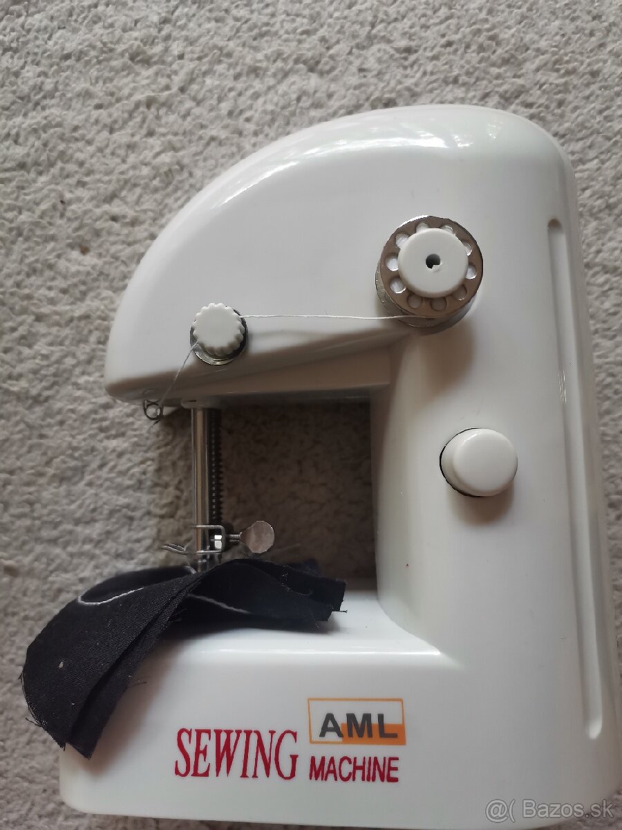 Mini šijací stroj
