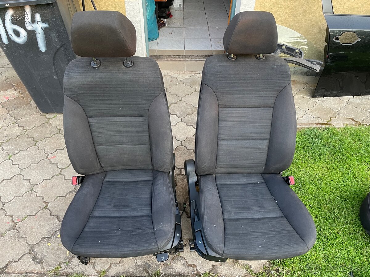 BMW e60 vyhrievané sklapacie Sedacky