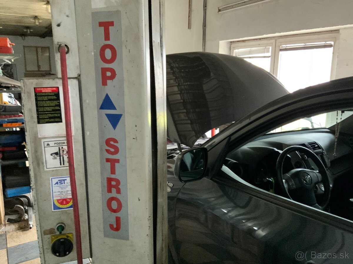 Predám dvojstlpový dvojmotorový zdvihák do autoservisu tops