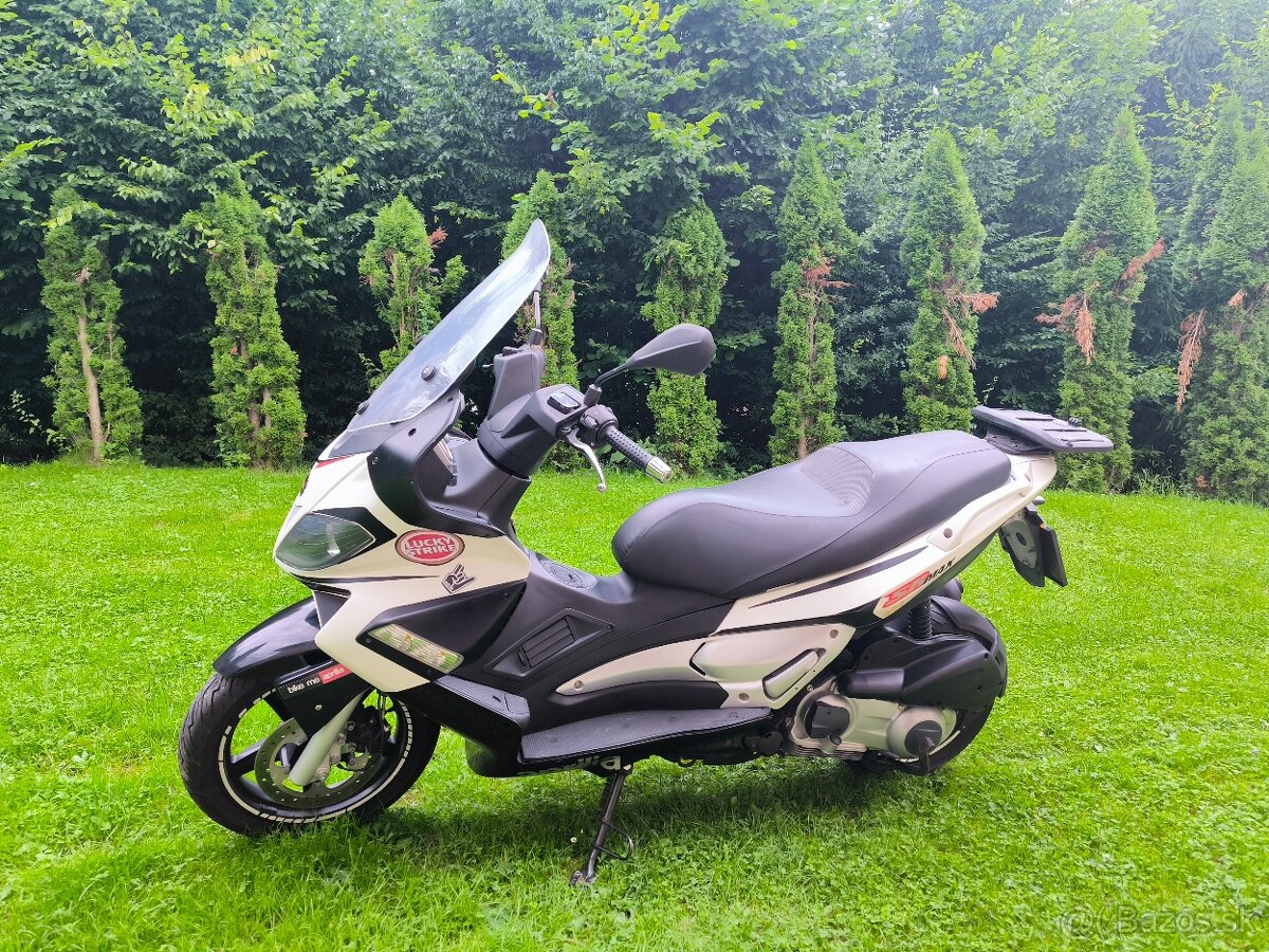 Aprilia SR 300max