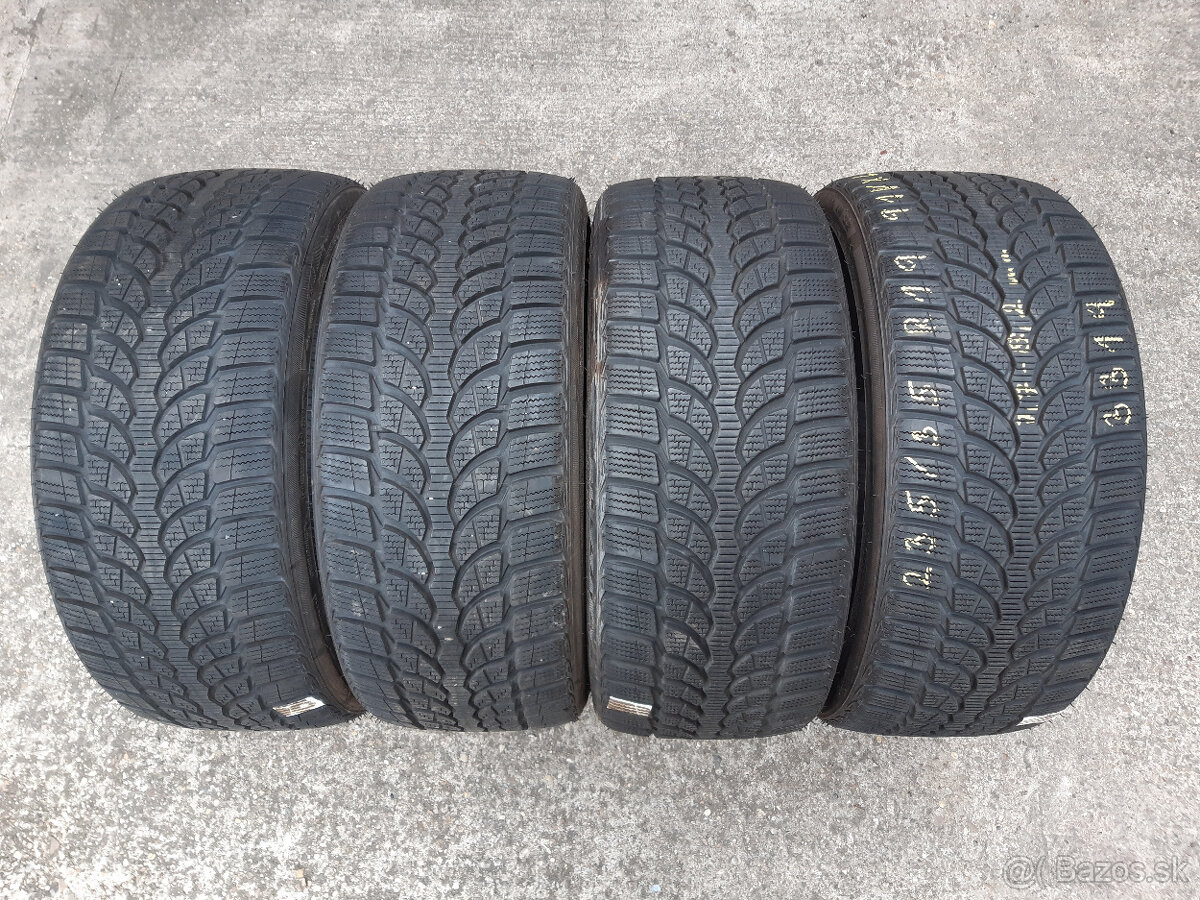 235/35 R19 -zimné