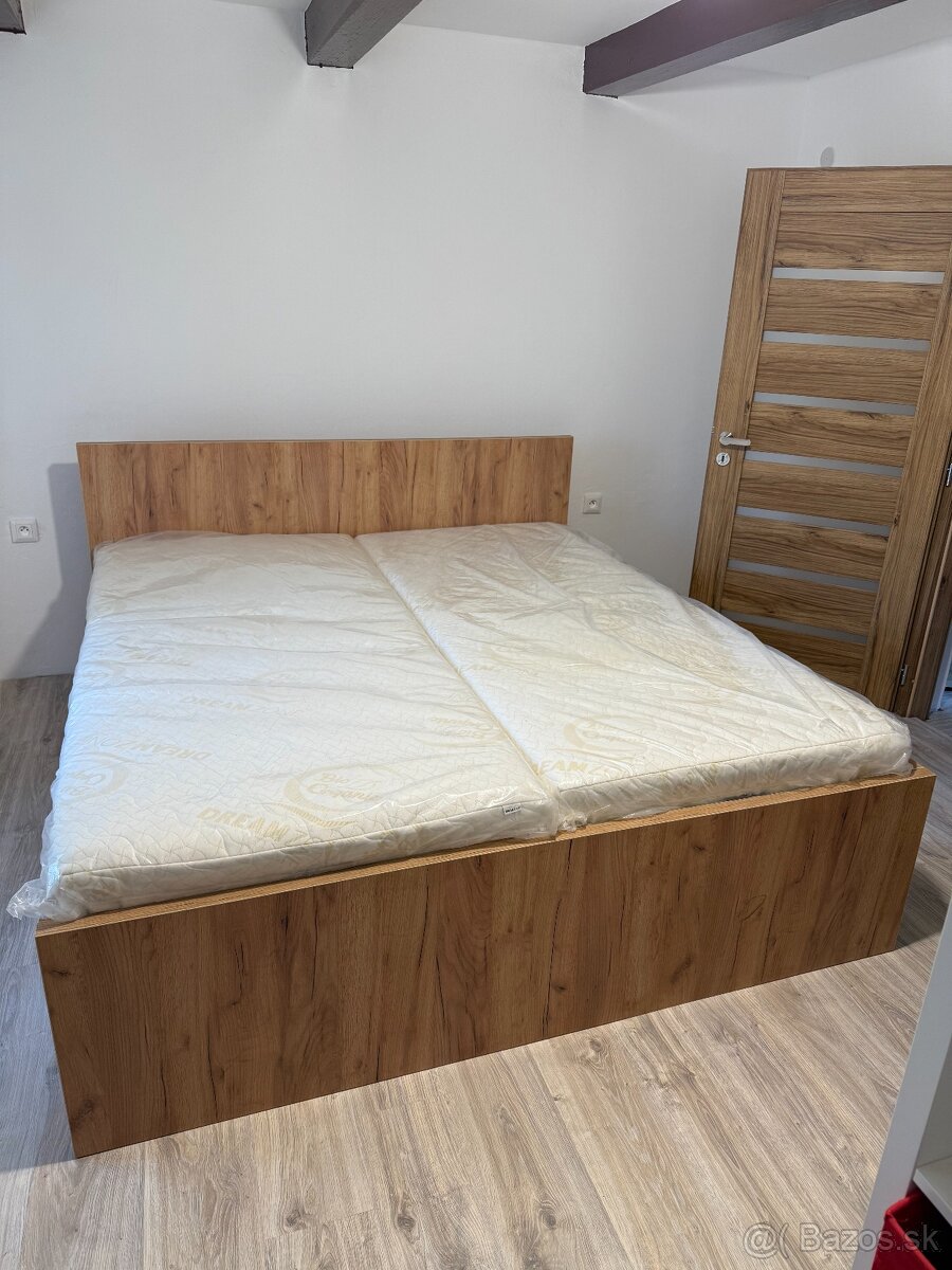 Manželská postel