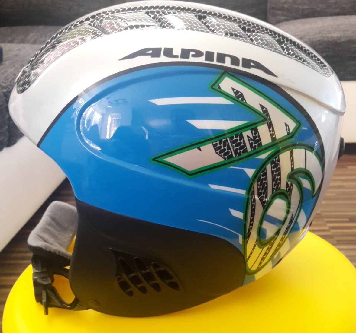 LYŽIARSKA PRILBA ALPINA CARAT - ĽAHKÁ A KVALITNÁ