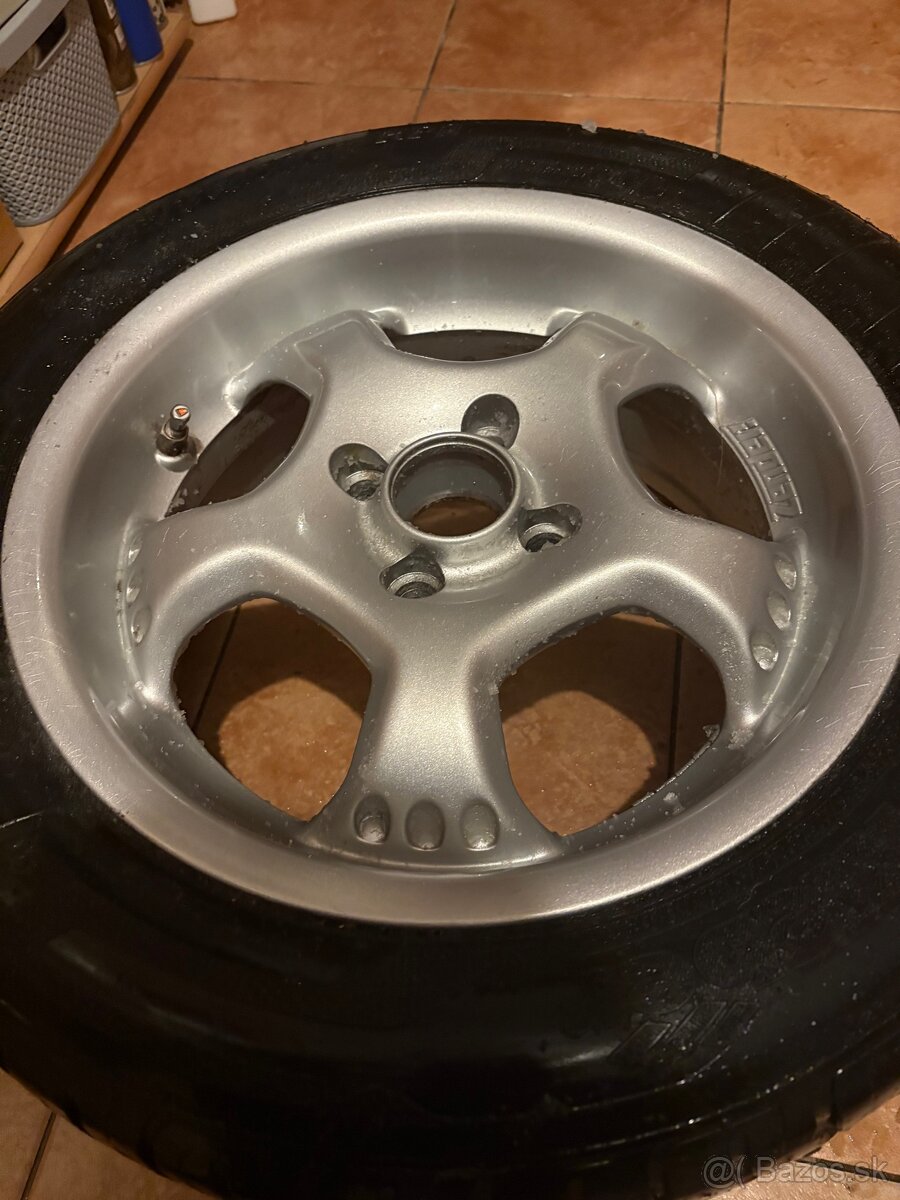 Elektróny 4x100 R15