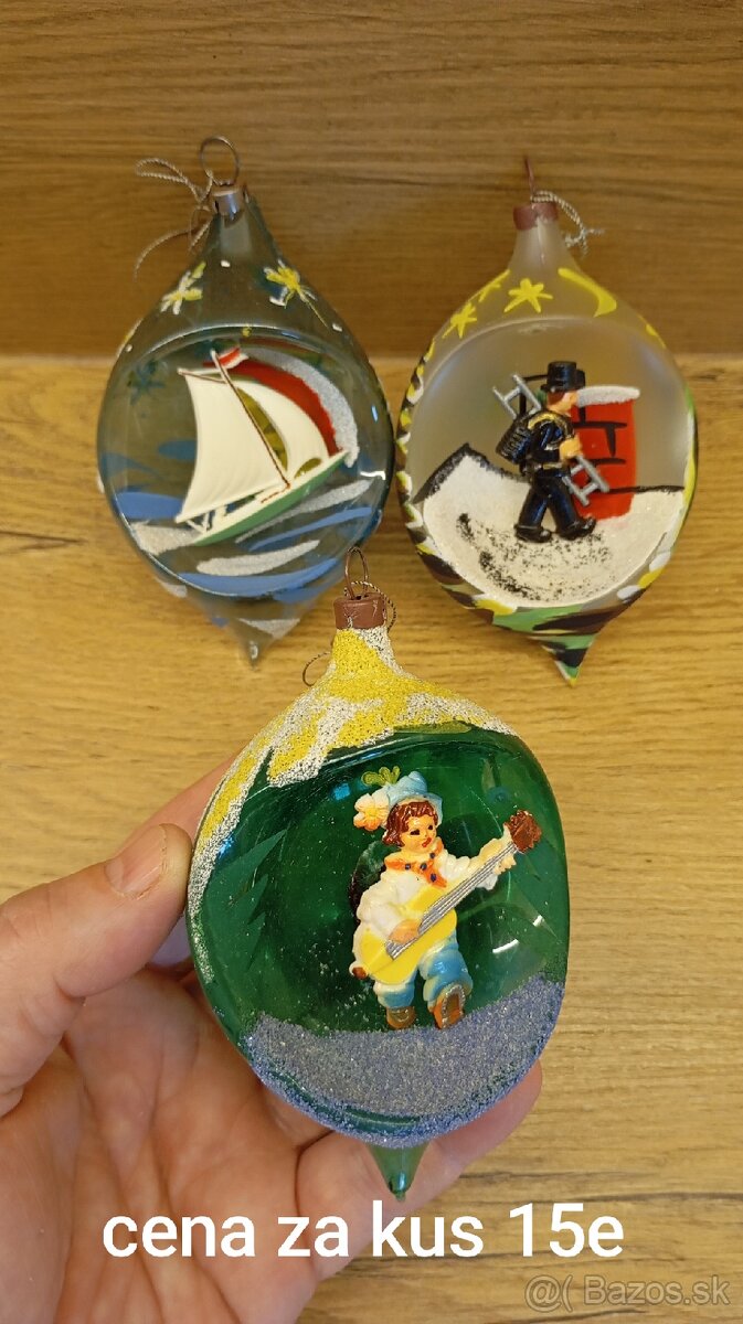 staré vianočné ozdoby