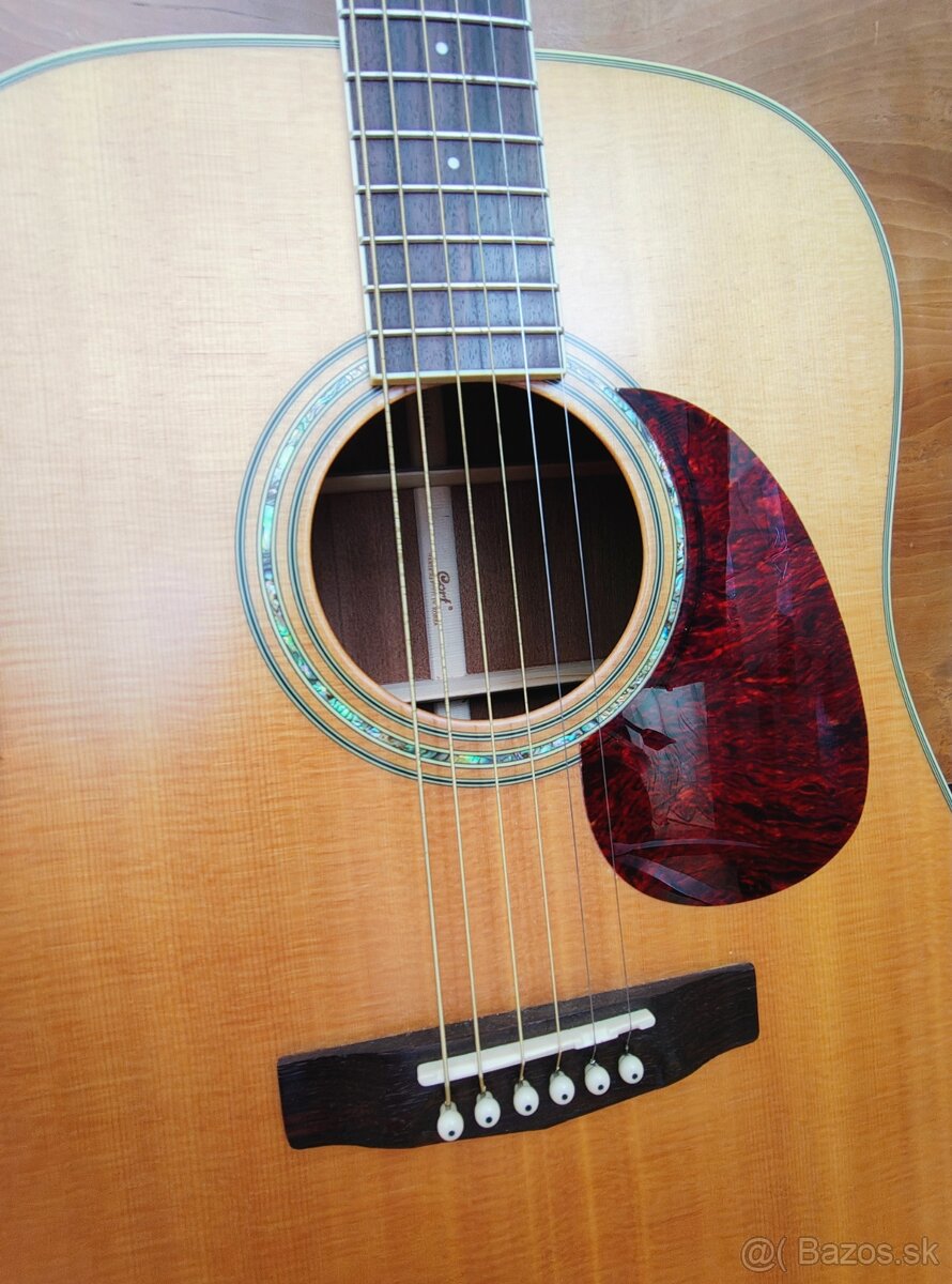 Celomasivna akustická gitara Cort Parkwood