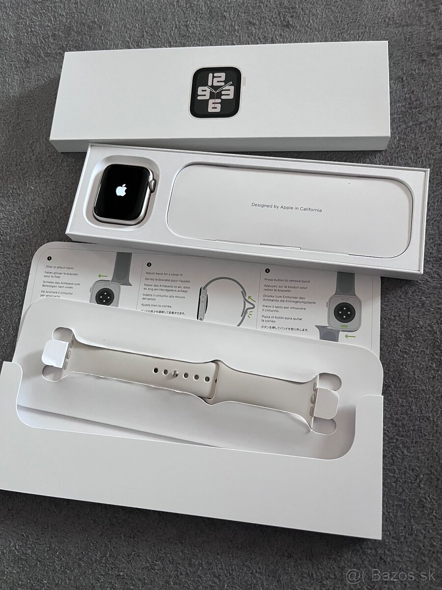 Apple Watch SE 44 Starlight Sport band