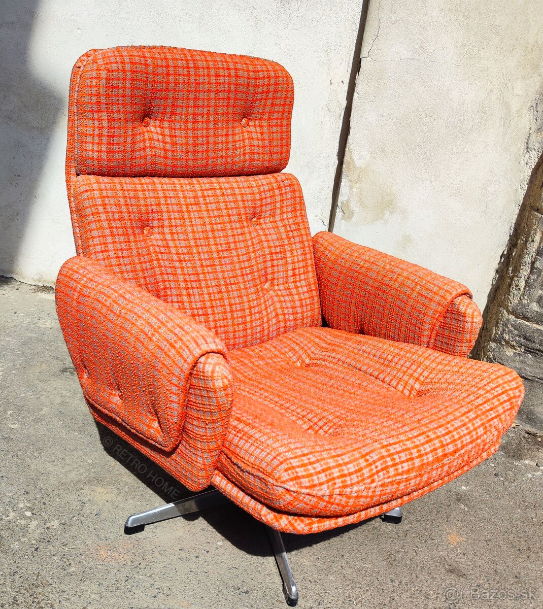 Retro otočné kreslo
