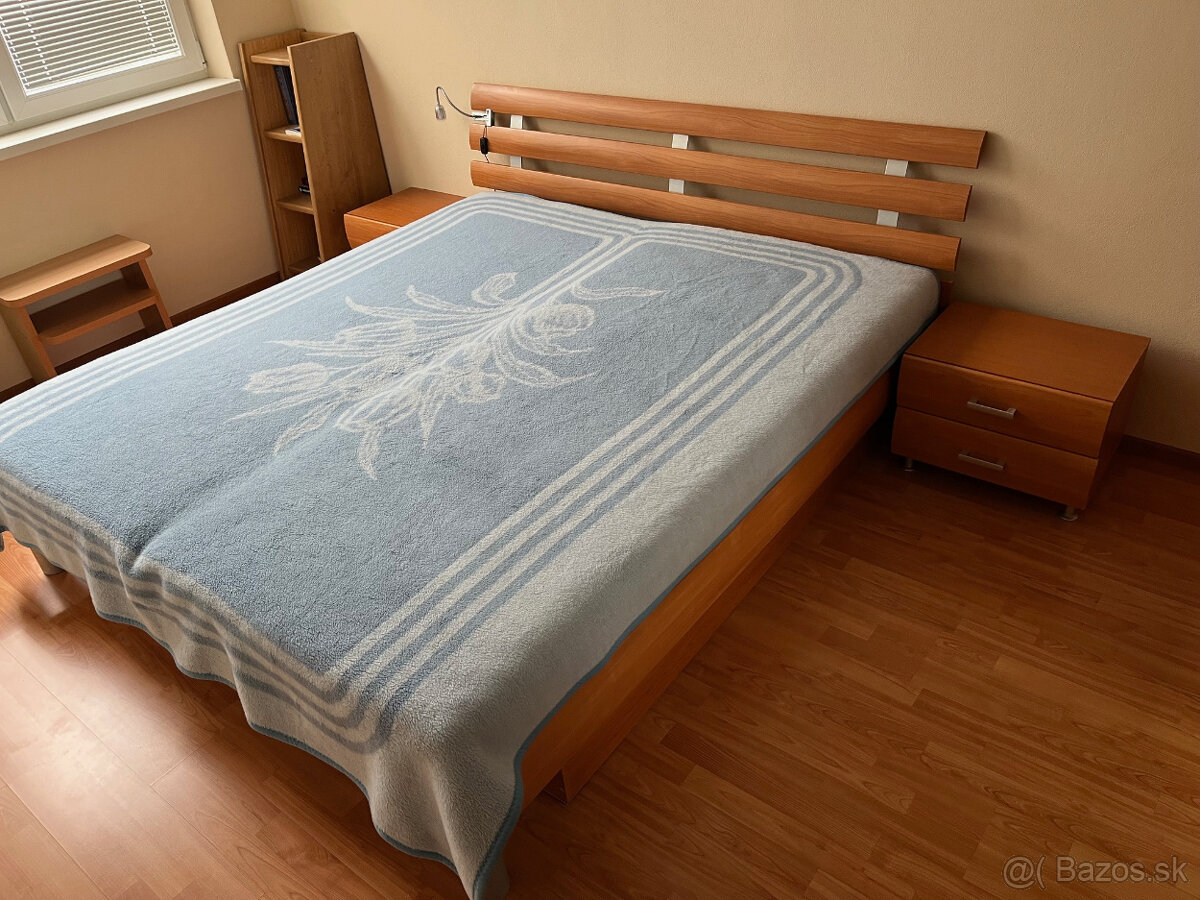 Predám manželskú posteľ.