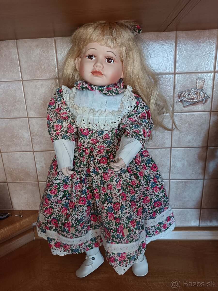 Porcelánová bábika.1...
