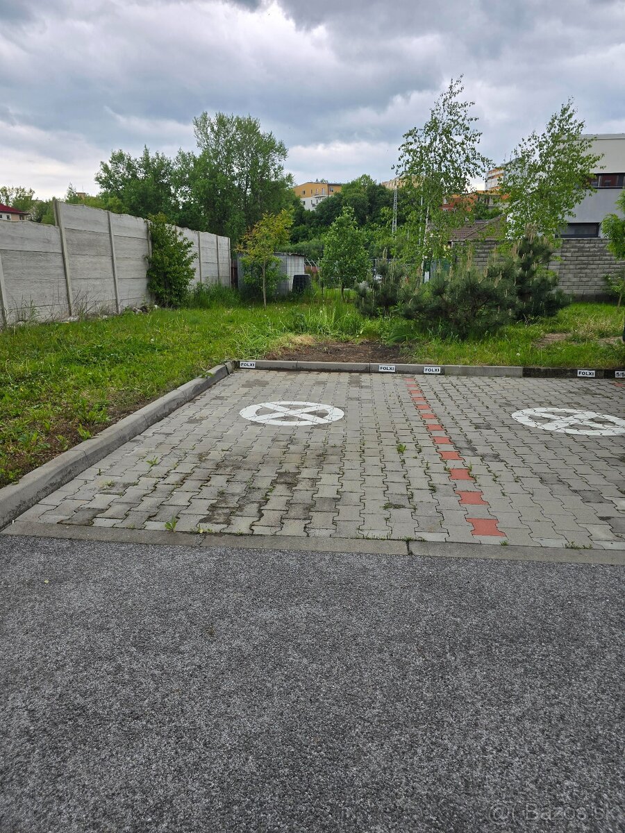 Prenajmem PARKOVACIE MIESTA na Námestí IGLOVIA