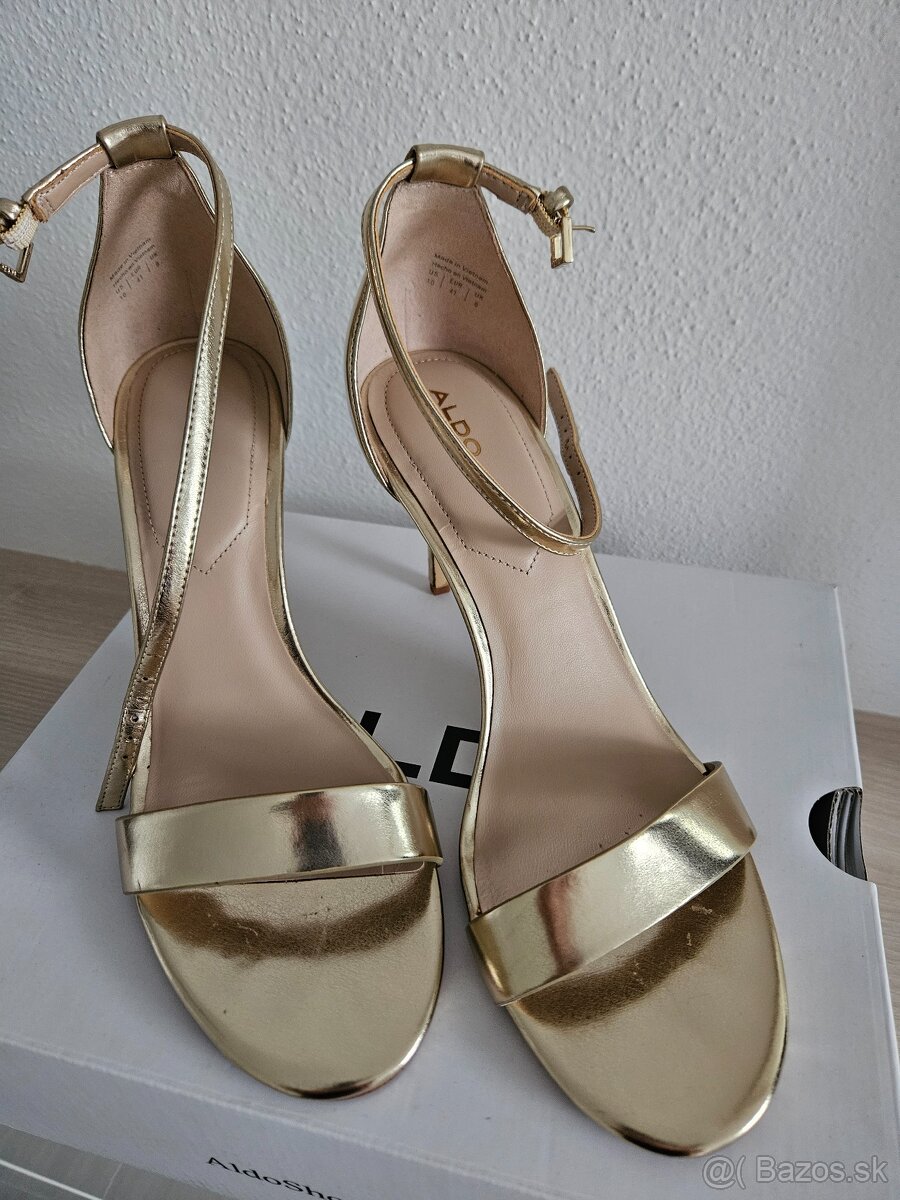 Spoločenské zlaté sandále