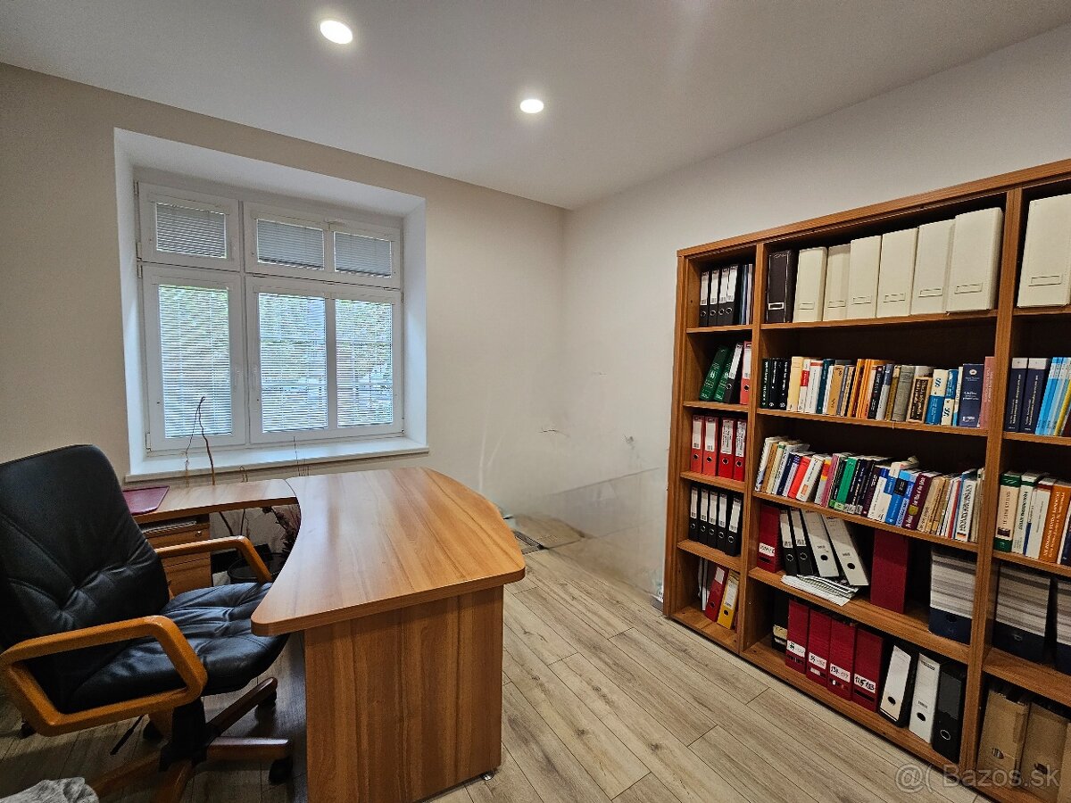 Nábytok do kancelarie