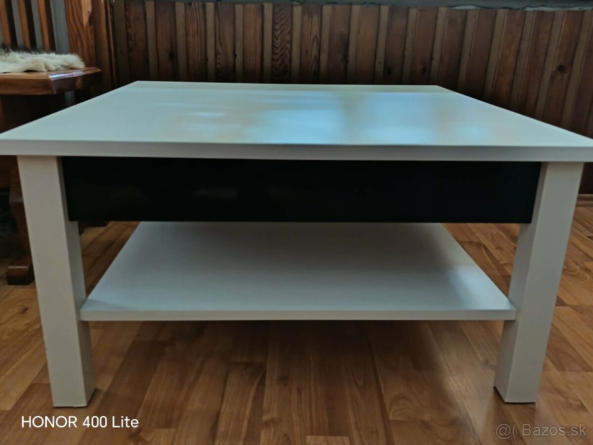 Konferenčný stolík