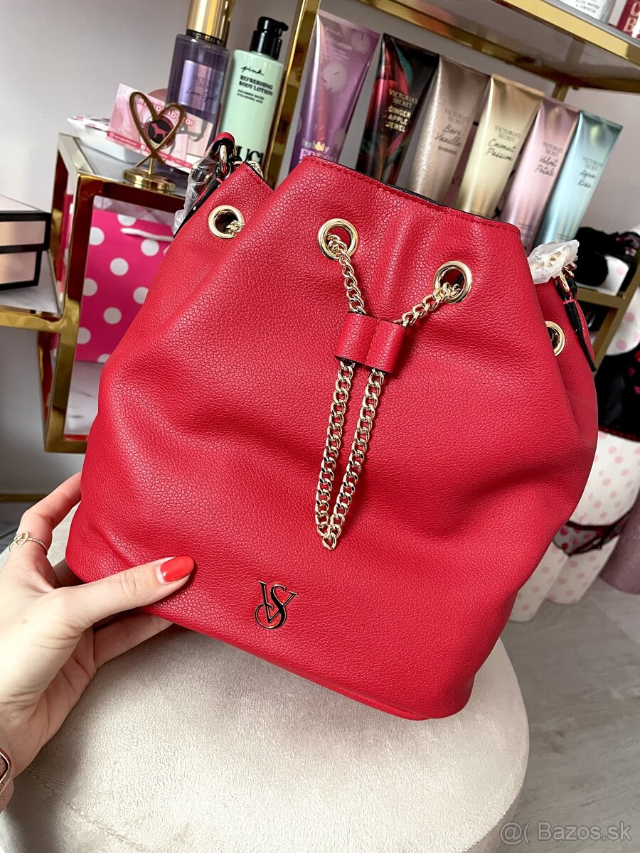 Červená kabelka Victoria’s Secret