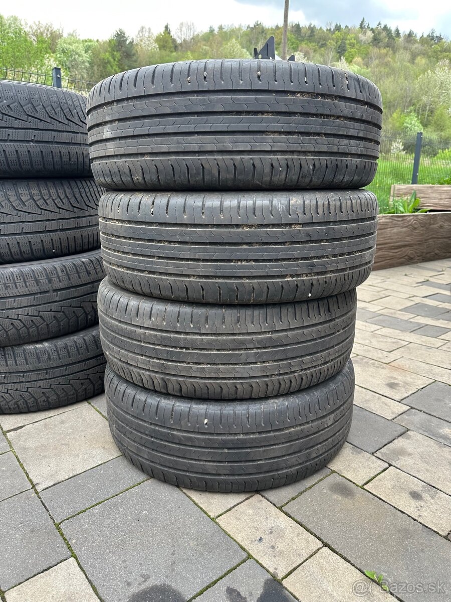 215/55 R17 V