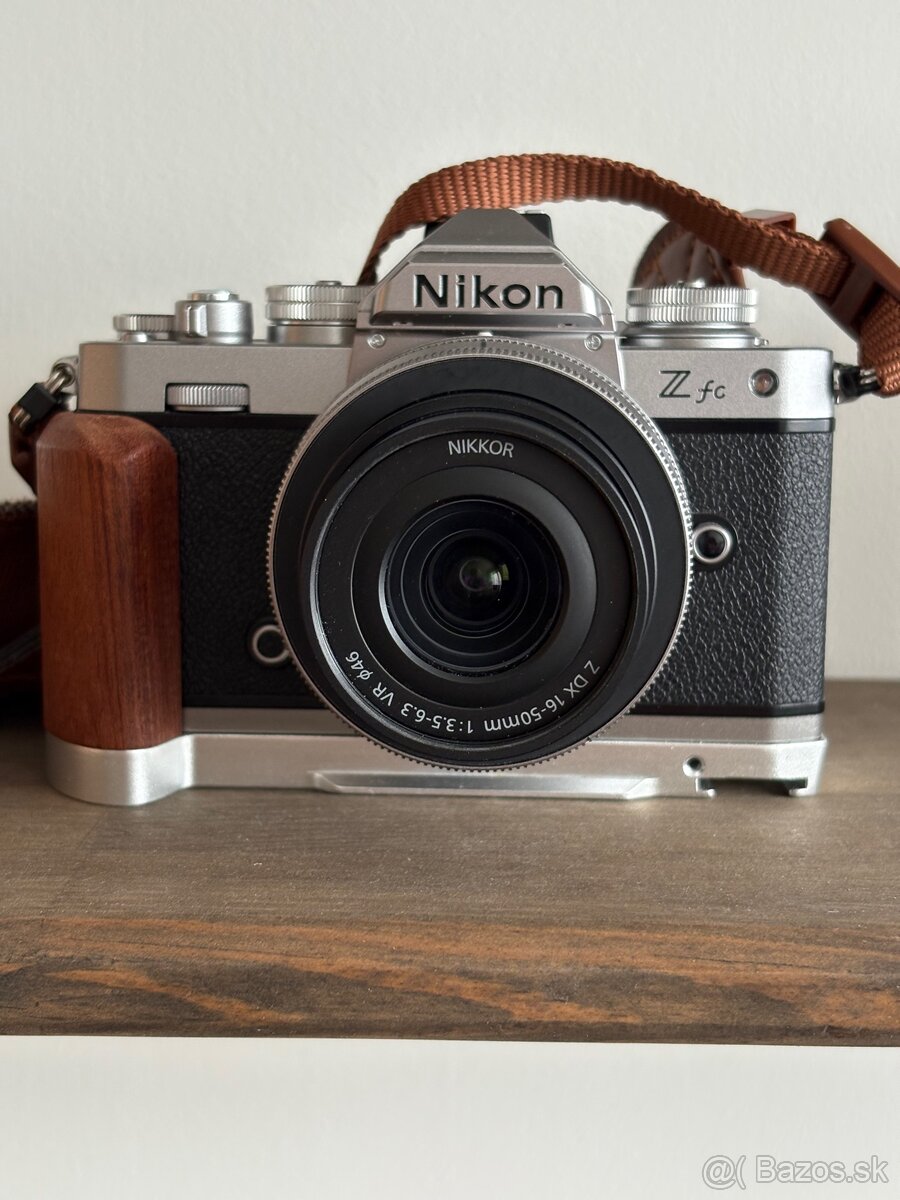 Nikon Zfc + DX 16-50/3.5-6.3 a Viltrox 23/1.4
