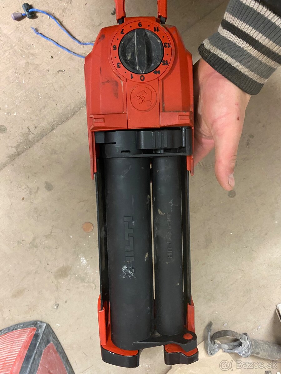 Hilti davkovač tmelu a tak..