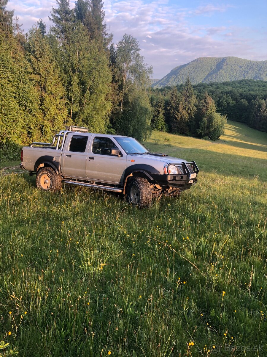 L200 rok 2011 len 100 tis km Taliansko