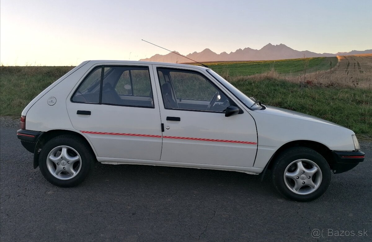 Peugeot 205