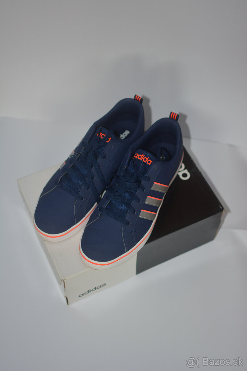 Adidas VS Pace