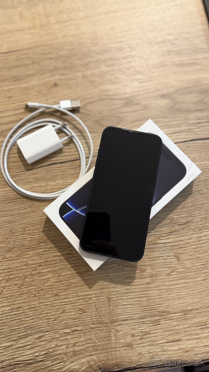 Predám iPhone 13