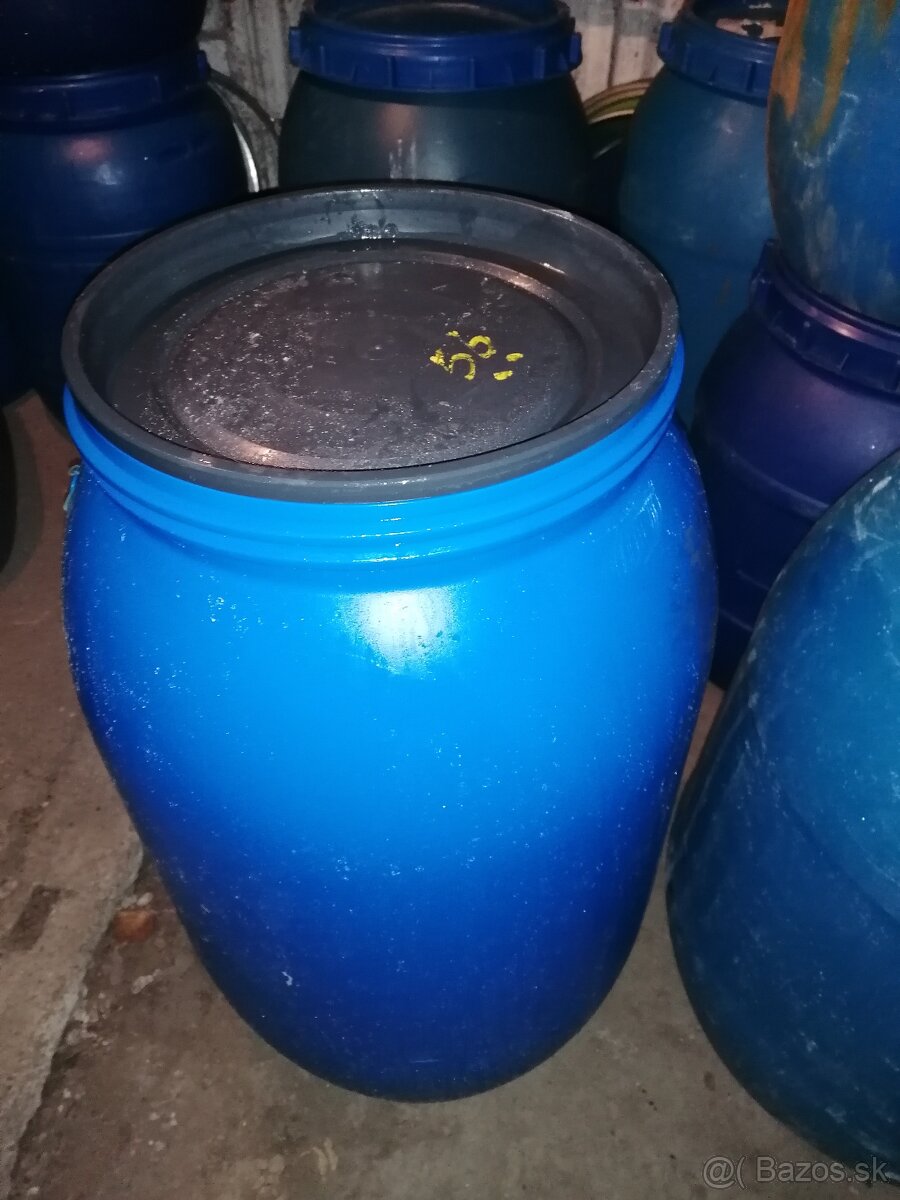 Plastové sudy plus možnosť dopraviť €€€