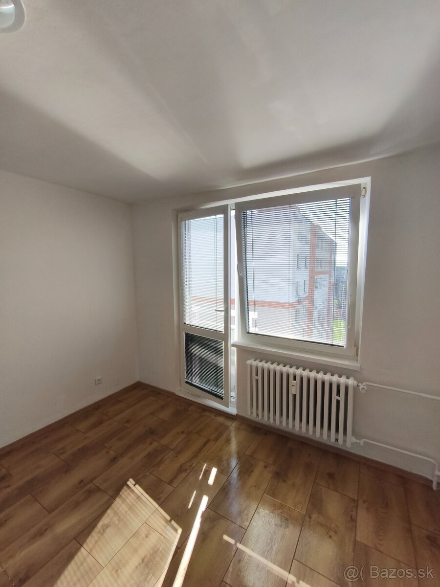 Priestranný 1-izbový byt po rekonštrukcii – Žiar nad Hronom,