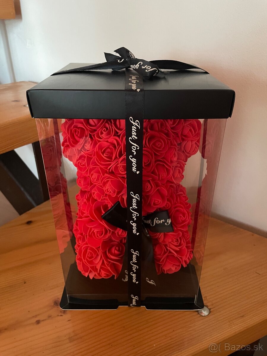 Predám medvedíka z penových ruží